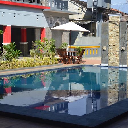 Hotel Asri Baru Пурвокерто Екстериор снимка