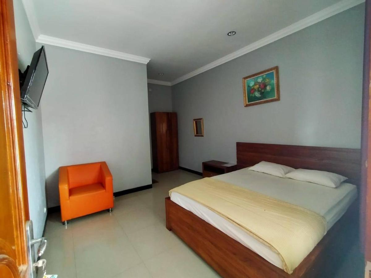 Hotel Asri Baru Пурвокерто Екстериор снимка