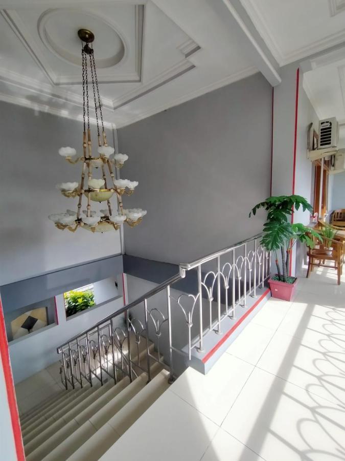 Hotel Asri Baru Пурвокерто Екстериор снимка