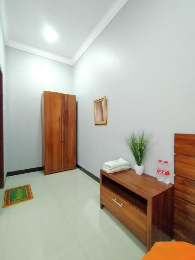 Hotel Asri Baru Пурвокерто Екстериор снимка
