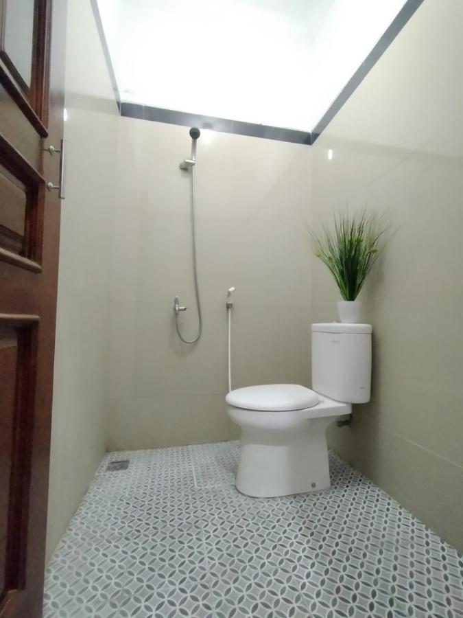 Hotel Asri Baru Пурвокерто Екстериор снимка