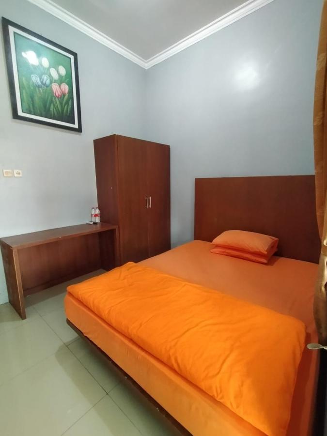 Hotel Asri Baru Пурвокерто Екстериор снимка