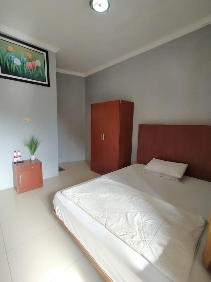 Hotel Asri Baru Пурвокерто Екстериор снимка