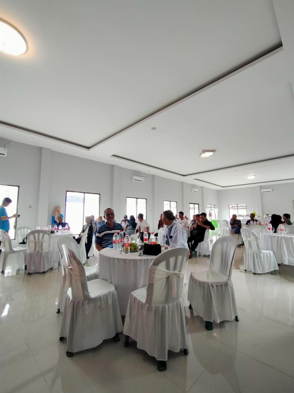 Hotel Asri Baru Пурвокерто Екстериор снимка