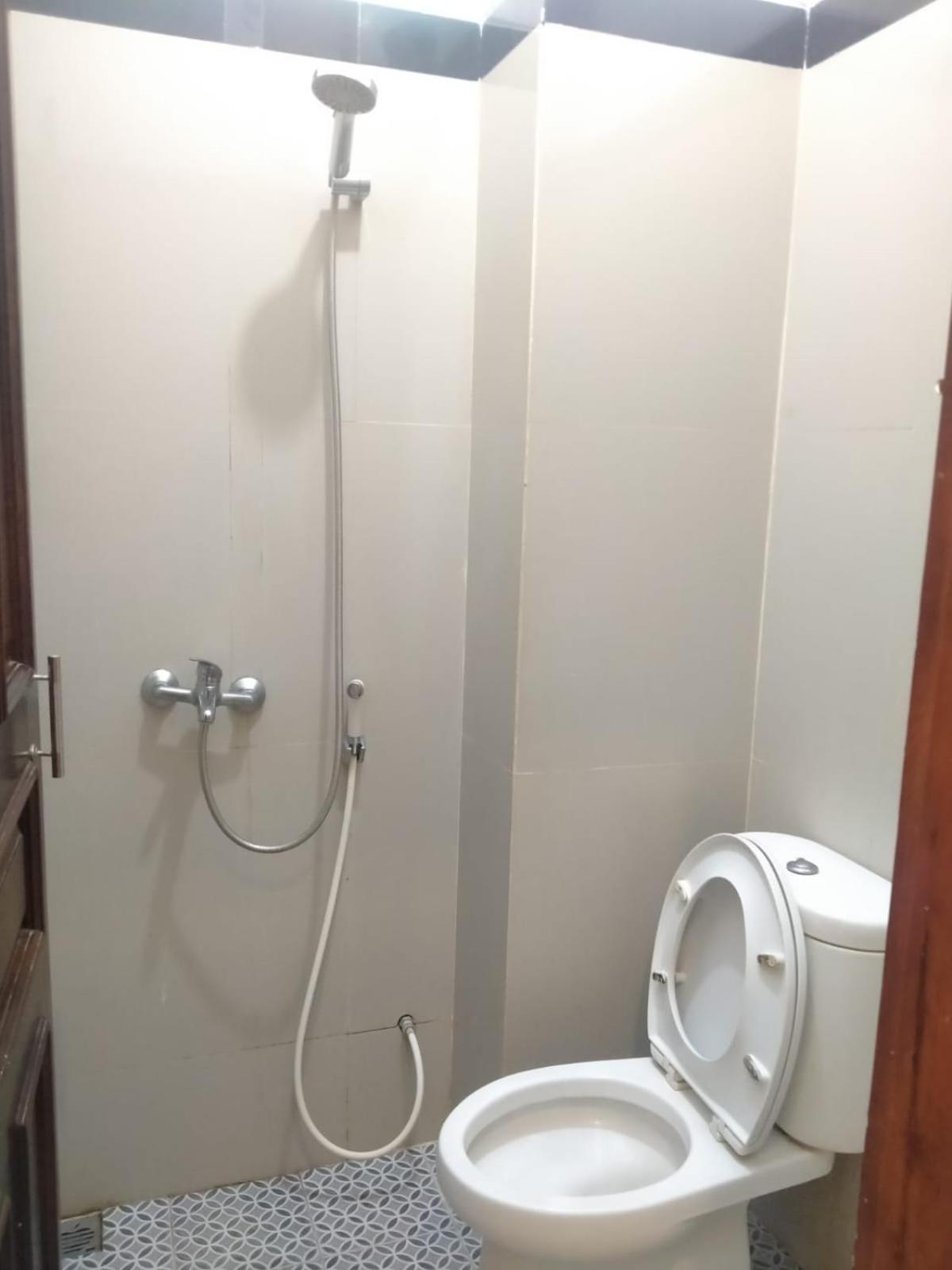 Hotel Asri Baru Пурвокерто Екстериор снимка