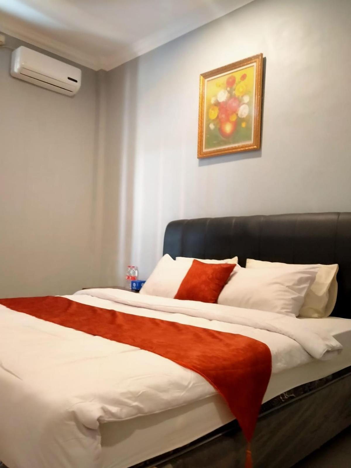 Hotel Asri Baru Пурвокерто Екстериор снимка