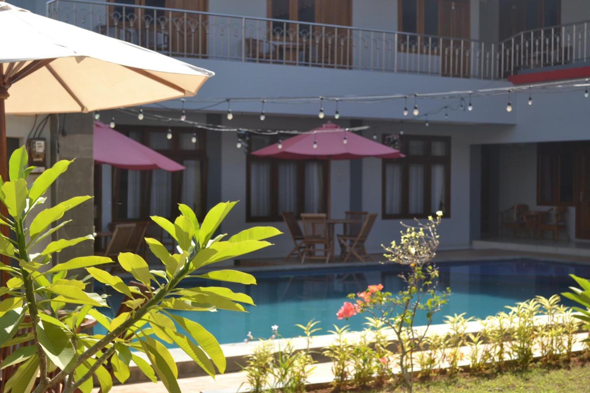 Hotel Asri Baru Пурвокерто Екстериор снимка